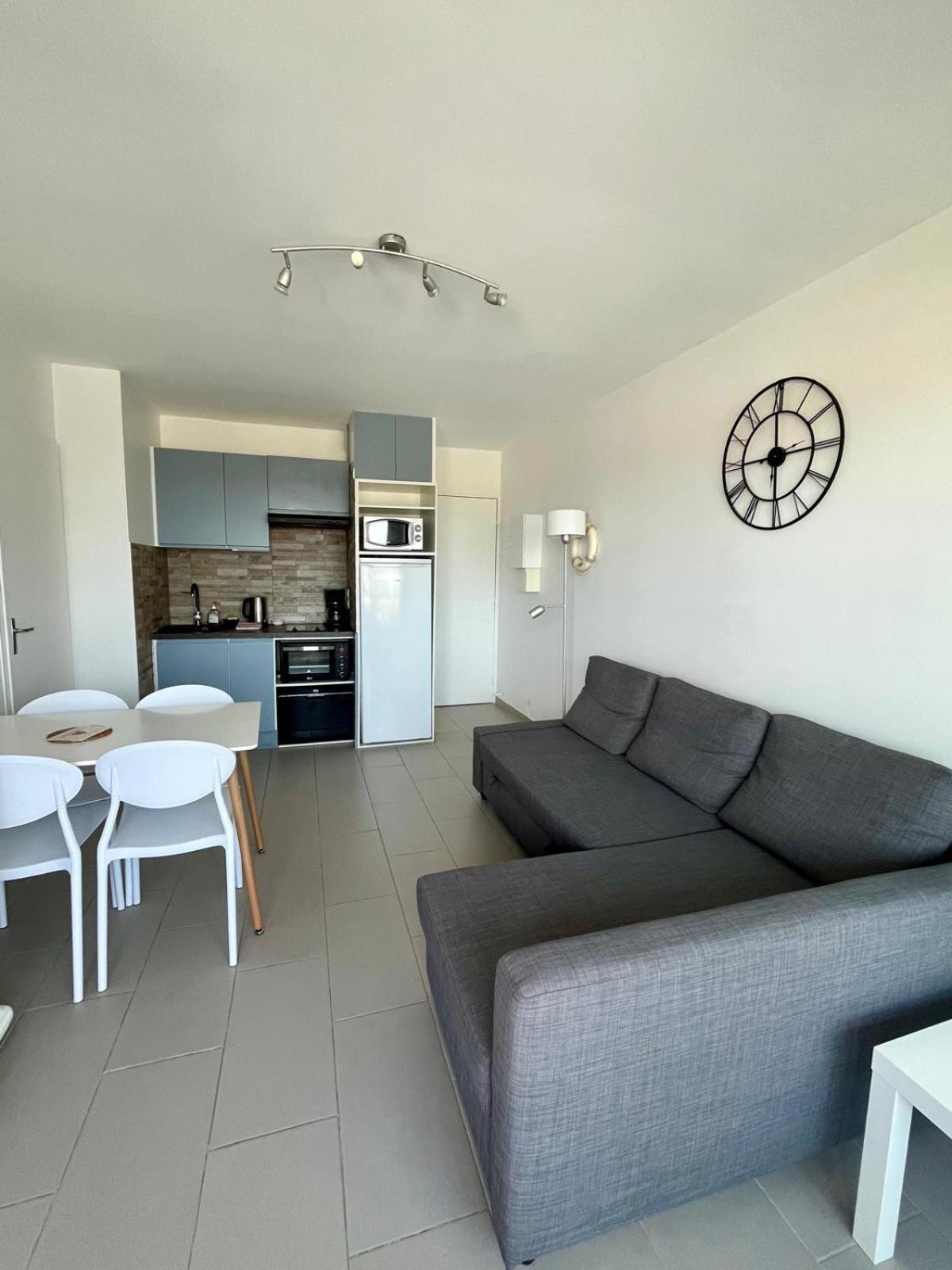 Appartement Vue Mer Et Marina, Loggia - Parking Courseulles-sur-Mer Exterior foto