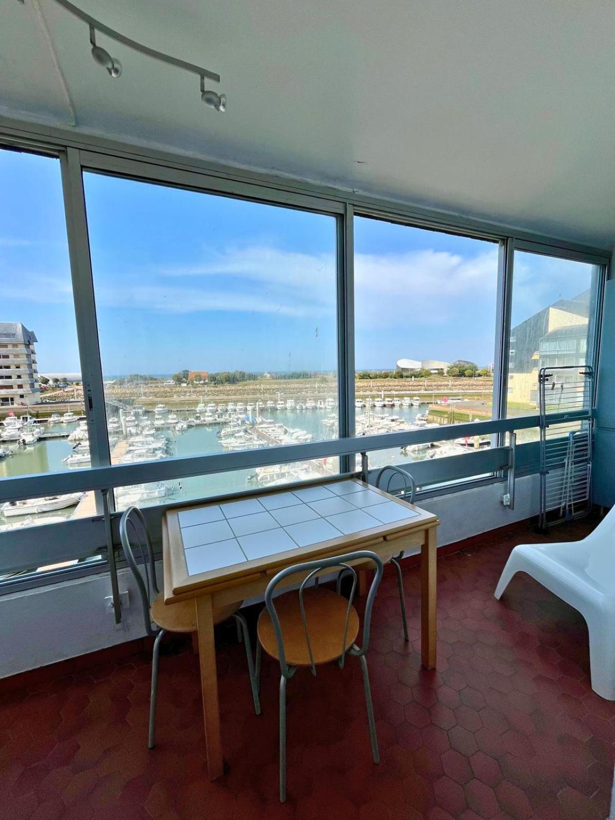 Appartement Vue Mer Et Marina, Loggia - Parking Courseulles-sur-Mer Exterior foto